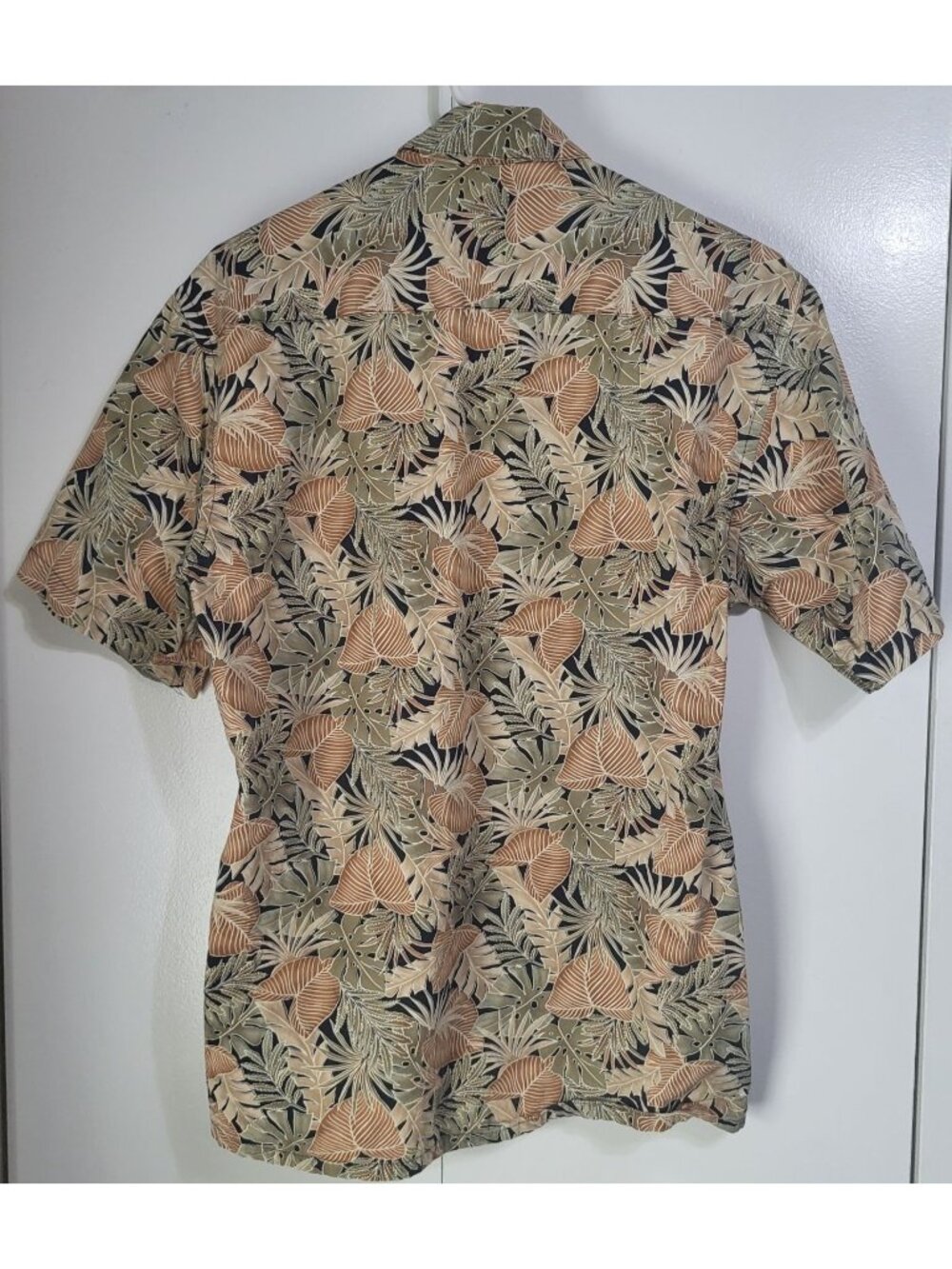 PIERRE CARDIN VTG Men's Small Hawaiian Floral Palm Print Button Up Shirt Beach - Picture 2 of 7